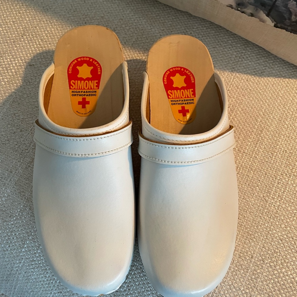 Simone White Leather Clogs